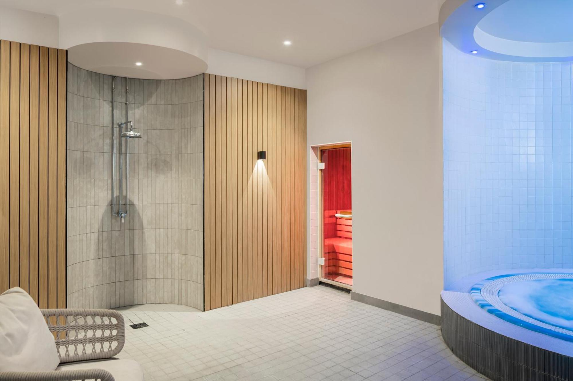 Voco Fareham - Solent By Ihg Hotel Exterior photo